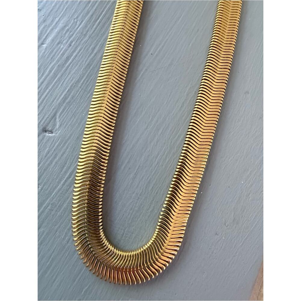 Gold Tone Snake Link Choker Necklace - Picture 5 of 8
